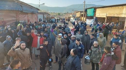 تجار سوق الجملة والتقسيط للخضر والفواكه ببركان مهددون بالإفلاس في ظل سياسة التسويف والآذان الصماء التي ينهجها المسؤولين بالمدينة