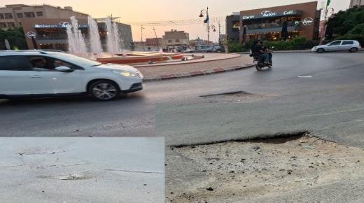 حفرة تهدد سلامة المواطنين بمدار شارع محمد الخامس بالقرب من مقهى ومطعم “التوين” ببركان