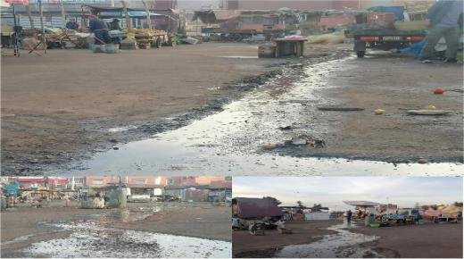 الباعة بفضاء “المصلى بحي سالم بمدينة بركان يعيشون ظروفا صعبة بعدما هدمت السلطات محلاتهم التجارية بسوق الأندلس -المارشي-