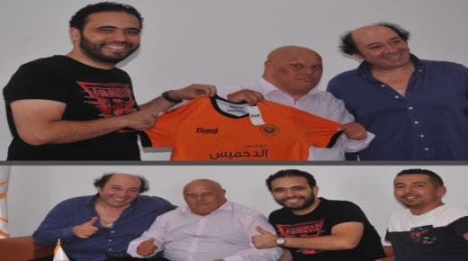 حكيم بنعبد الله رئيس نهضة بركان يستقبل بمركز تكوين النهضة الرياضية البركانية ضيفه رئيس الإتحاد الإسلامي الوجدي