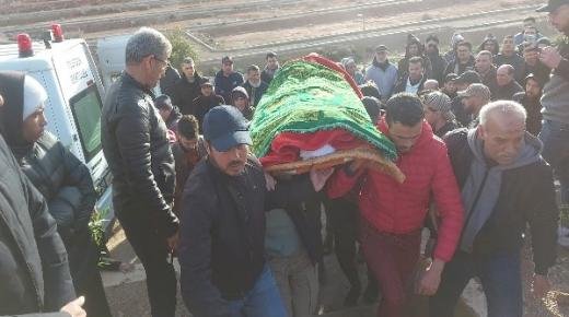 تشييع جثمان المرحوم أيوب الشرطي اللاعب السابق لفريق نهضة بركان لكرة القدم، في جنازة مهيبة الى مثواه الأخير وسط أجواء مؤثرة