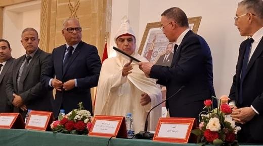 فوزي لقجع الوزير المنتدب المكلّف بالميزانية يترأس مراسم تنصيب حميد اشنوري عاملا على إقليم بركان