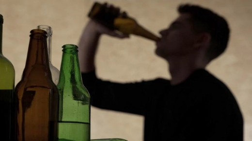 وفاة سبعة أشخاص،وإصابة فرد ثامن بتسمم بعد تناولهم لمواد كحولية