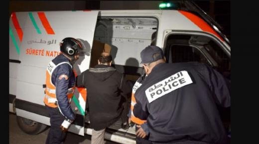 تبديد أموال عمومية والسرقة .. توقيف 17 شخصا بينهم موظفون عموميون