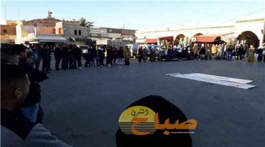 العيون سيدي ملوك : تنسيقية الأساتذة المتعاقدين في وقفة احتجاجية للمطالبة بالإدماج في سلك الوظيفة العمومية