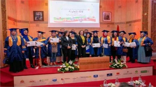 تعاونية الياقوتة للخياطة والطرز بالعيون سيدي ملوك تتوج بالجائزة الوطنية “لالة المتعاونة ” عن جهة الشرق