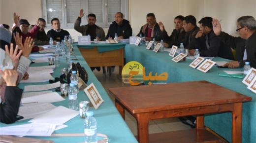 النقل المدرسي و تهيئة المسالك الطرقية … أهم النقاط التي تداولها المجلس الجماعي لعين الحجر في دورته الاستثنائية