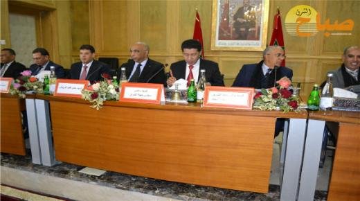 لقاء موسع بمجلس جهة الشرق يدعو إلى ضرورة خلق “لوبي” برلماني للدفاع والترافع على الملفات التنموية ذات الأولوية بالجهة