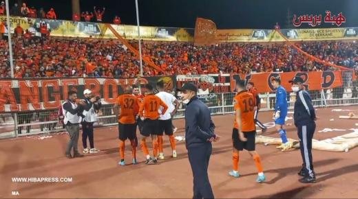 فرحة الجماهير البركانية بعد تأهل فريق بركان إلى نهائي كأس الكونفدرالية