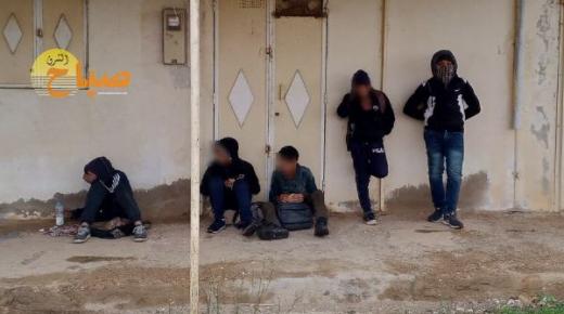 تلاميذ من جماعة عين الحجر مهددون بالانقطاع عن الدراسة بسبب إقصاءهم من خدمات دار الطالب